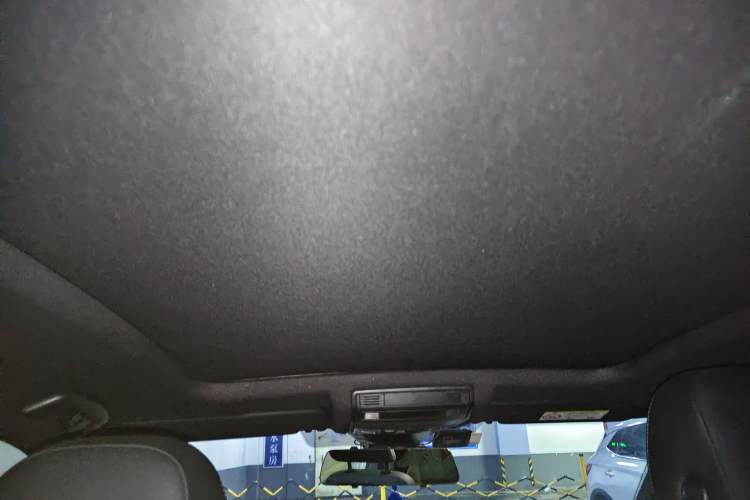 Used Volkswagen T-ROC 2025 300TSI DSG Two-Wheel Drive Chen Guang Edition Headliner