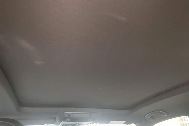Used Volkswagen T-ROC 2025 300TSI DSG Two-Wheel Drive Chen Guang Edition Headliner