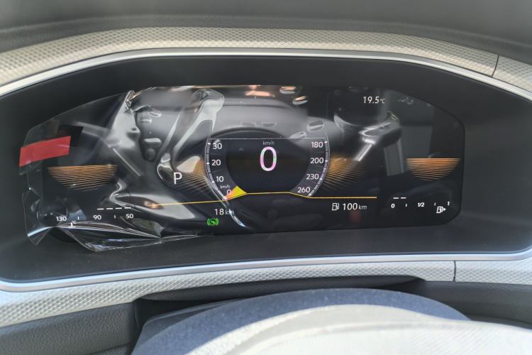 Used Volkswagen T-ROC 2025 Facelift Model 2 280TSI DSG Two-Wheel Drive Shiguang Edition Instrument Cluster