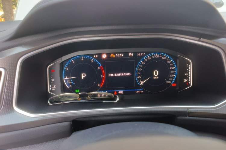 Used Volkswagen T-ROC 2025 300TSI DSG Two-Wheel Drive Chen Guang Edition Instrument Cluster