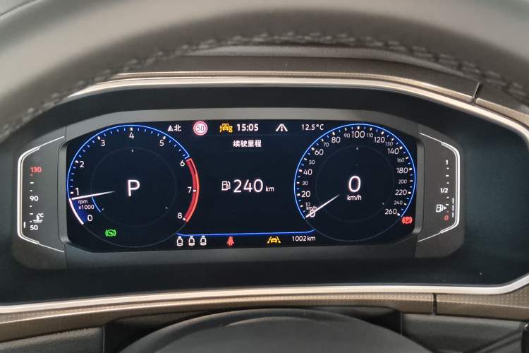 Used Volkswagen T-ROC 2025 Facelifted 300TSI DSG Two-Wheel-Drive Chen Guang Edition Instrument Cluster