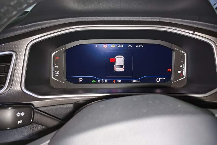 Used Volkswagen T-ROC 2025 300TSI DSG Two-Wheel Drive Chen Guang Edition Instrument Cluster