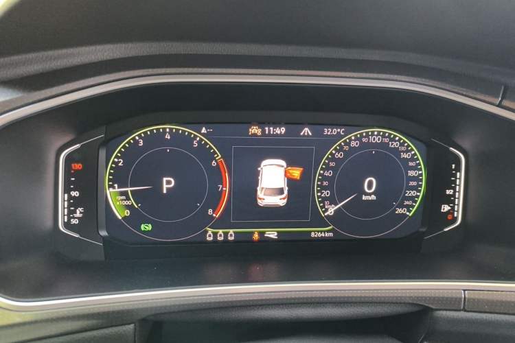 Used Volkswagen T-ROC 2025 300TSI DSG Two-Wheel Drive Chen Guang Edition Instrument Cluster