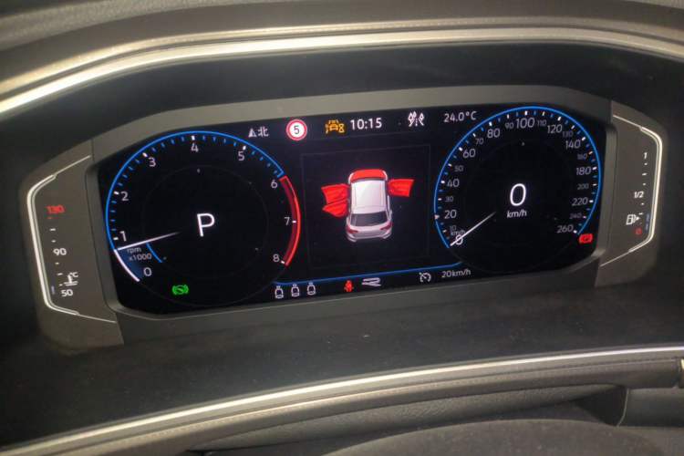 Used Volkswagen T-ROC 2025 Facelifted 300TSI DSG Two-Wheel-Drive Chen Guang Edition Instrument Cluster
