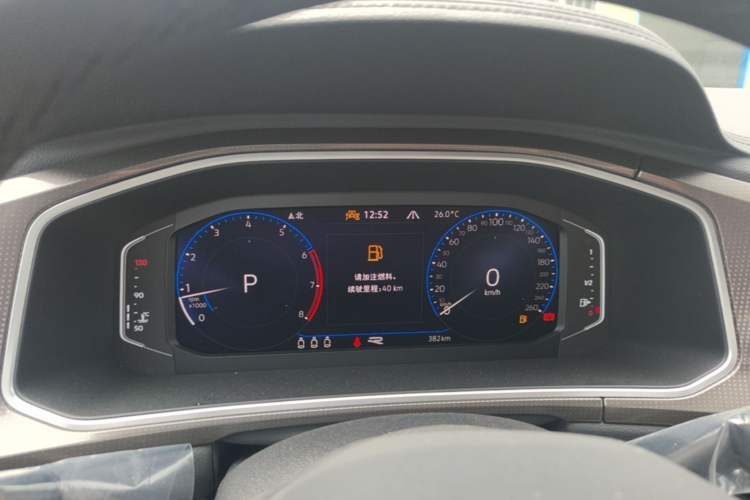 Used Volkswagen T-ROC 2025 Facelift Model 2 300TSI DSG Two-Wheel Drive Chenguang Edition Instrument Cluster