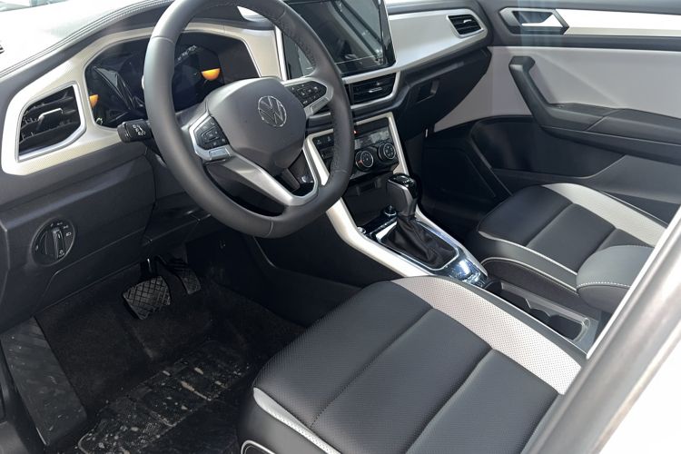 Used Volkswagen T-ROC 2025 280TSI DSG Two-Wheel Drive Time Edition Interior 1