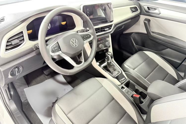 Used Volkswagen T-ROC 2025 280TSI DSG Two-Wheel Drive Time Edition Interior 1