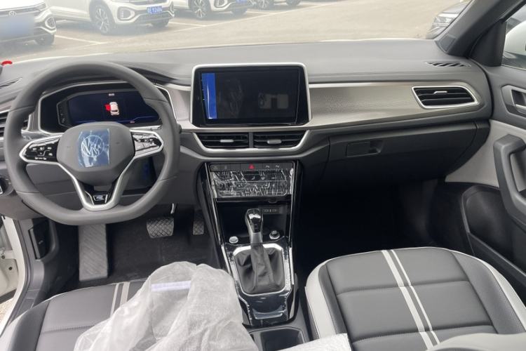 Used Volkswagen T-ROC 2025 Facelift Model 2 300TSI DSG Two-Wheel Drive Xingguang Edition Interior 1