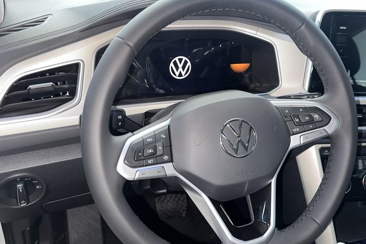 Used Volkswagen T-ROC 2025 280TSI DSG Two-Wheel Drive Time Edition Interior 2