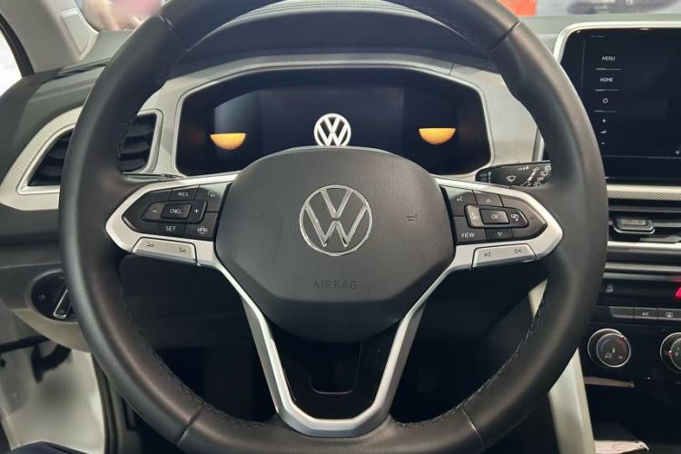 Used Volkswagen T-ROC 2025 280TSI DSG Two-Wheel Drive Time Edition Interior 2