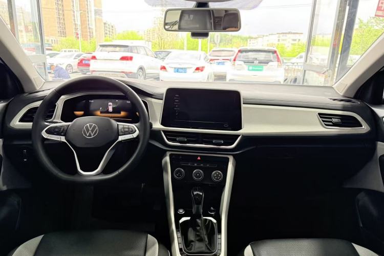 Used Volkswagen T-ROC 2025 280TSI DSG Two-Wheel Drive Time Edition Interior 3