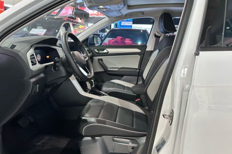 Used Volkswagen T-ROC 2025 280TSI DSG Two-Wheel Drive Time Edition Interior 5