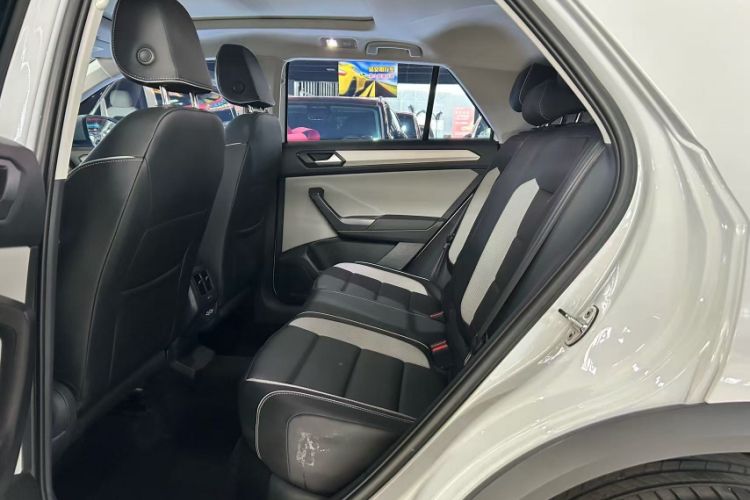 Used Volkswagen T-ROC 2025 280TSI DSG Two-Wheel Drive Time Edition Interior 6