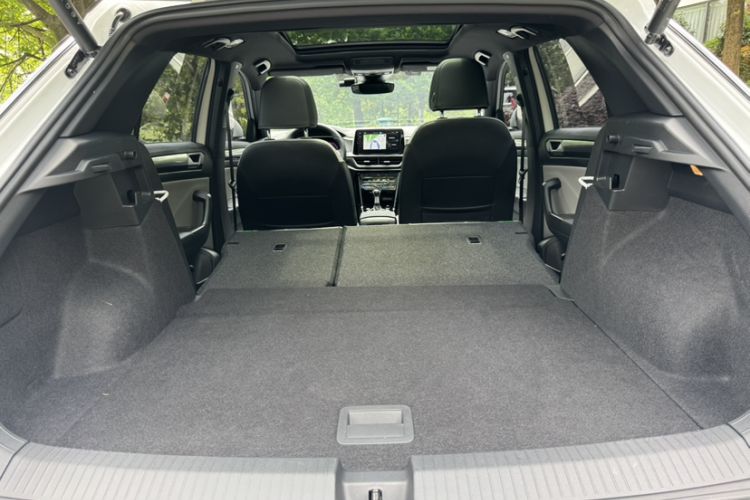 Used Volkswagen T-ROC 2025 Facelifted 300TSI DSG Two-Wheel-Drive Chen Guang Edition Interior 7