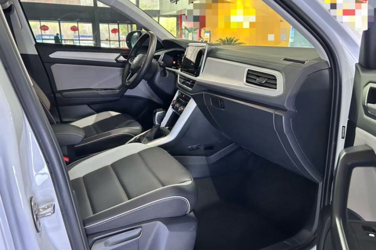 Used Volkswagen T-ROC 2025 280TSI DSG Two-Wheel Drive Time Edition Interior 8