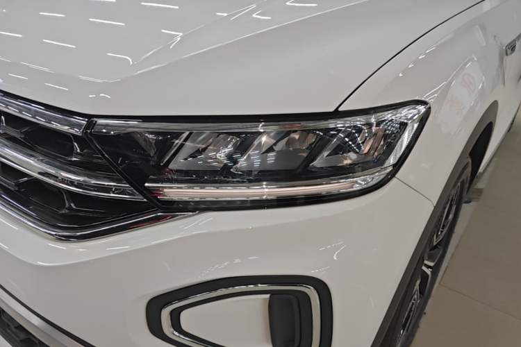 Used Volkswagen T-ROC 2025 Facelift Model 2 280TSI DSG Two-Wheel Drive Shiguang Edition Left Front Headlight