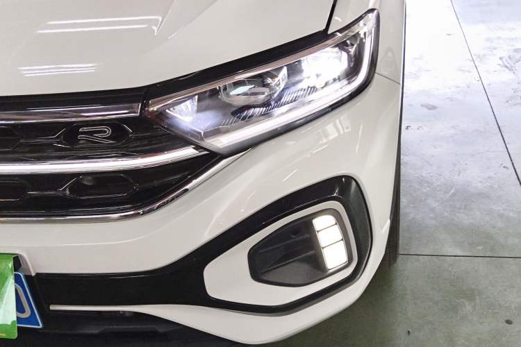 Used Volkswagen T-ROC 2025 Facelifted 300TSI DSG Two-Wheel-Drive Chen Guang Edition Left Front Headlight