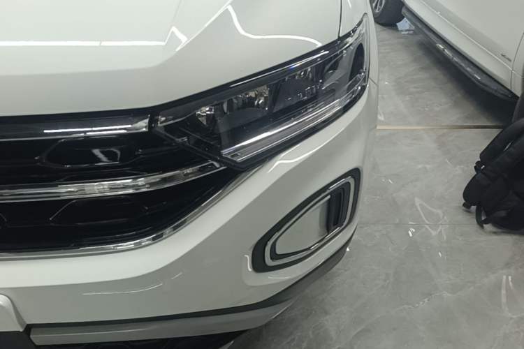 Used Volkswagen T-ROC 2025 Facelift Model 2 280TSI DSG Two-Wheel Drive Shiguang Edition Left Front Headlight