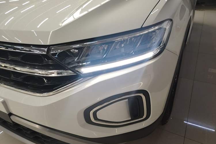 Used Volkswagen T-ROC 2025 Facelift Model 2 280TSI DSG Two-Wheel Drive Shiguang Edition Left Front Headlight