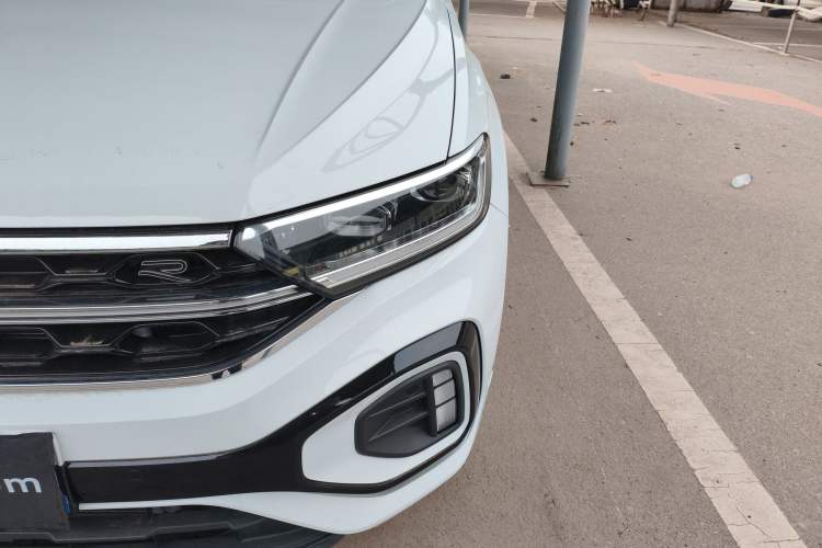 Used Volkswagen T-ROC 2025 300TSI DSG Two-Wheel Drive Chen Guang Edition Left Front Headlight