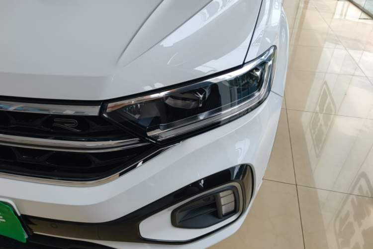Used Volkswagen T-ROC 2025 300TSI DSG Two-Wheel Drive Chen Guang Edition Left Front Headlight