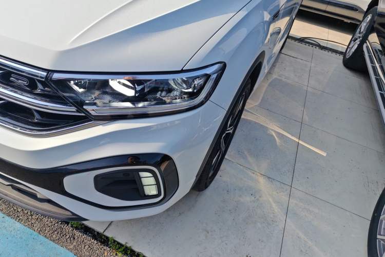 Used Volkswagen T-ROC 2025 300TSI DSG Two-Wheel Drive Chen Guang Edition Left Front Headlight