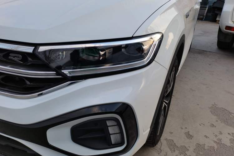 Used Volkswagen T-ROC 2025 300TSI DSG Two-Wheel Drive Chen Guang Edition Left Front Headlight