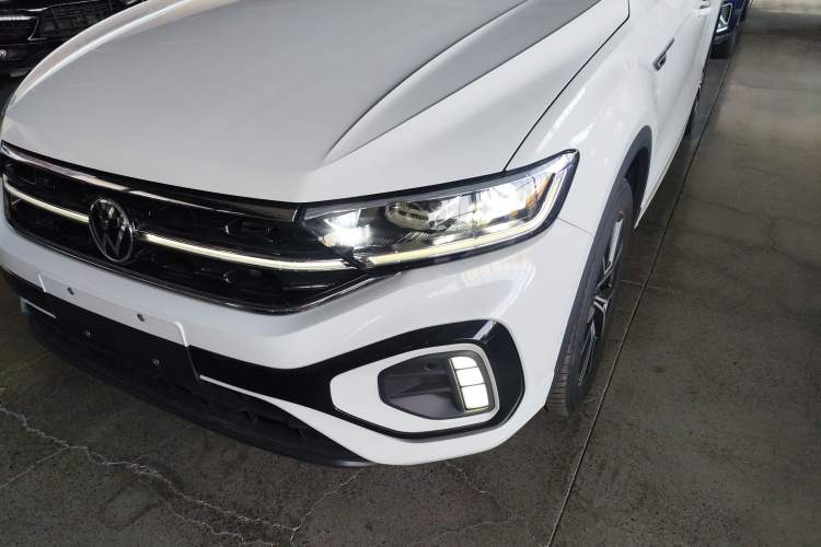 Used Volkswagen T-ROC 2025 Facelift Model 2 300TSI DSG Two-Wheel Drive Xingguang Edition Left Front Headlight