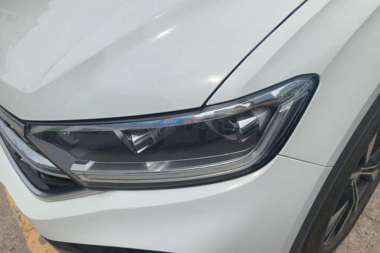 Used Volkswagen T-ROC 2025 Facelift Model 2 300TSI DSG Two-Wheel Drive Chenguang Edition Left Front Headlight