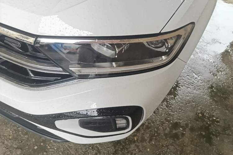 Used Volkswagen T-ROC 2025 300TSI DSG Two-Wheel Drive Chen Guang Edition Left Front Headlight