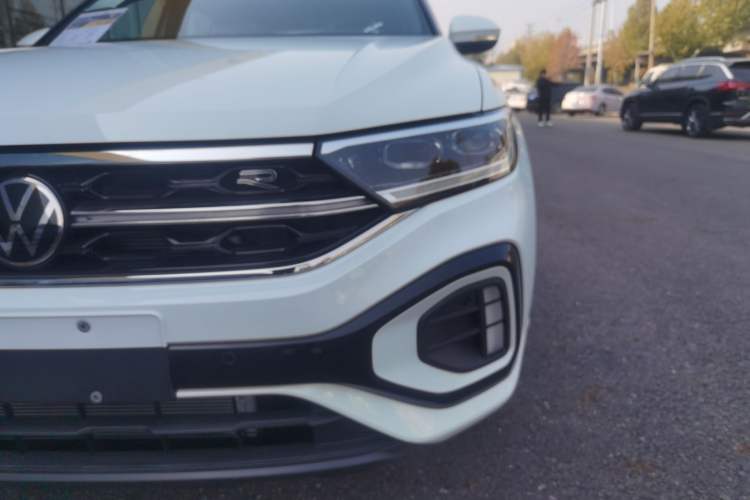 Used Volkswagen T-ROC 2025 Facelift Model 2 300TSI DSG Two-Wheel Drive Xingguang Edition Left Front Headlight