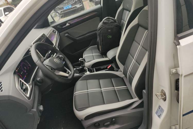 Used Volkswagen T-ROC 2025 300TSI DSG Two-Wheel Drive Chen Guang Edition Left Front Seat