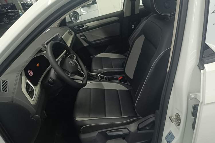 Used Volkswagen T-ROC 2025 Facelift Model 2 280TSI DSG Two-Wheel Drive Shiguang Edition Left Front Seat