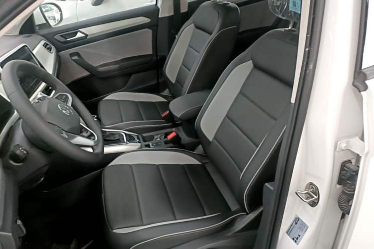 Used Volkswagen T-ROC 2025 Facelift Model 2 280TSI DSG Two-Wheel Drive Shiguang Edition Left Front Seat