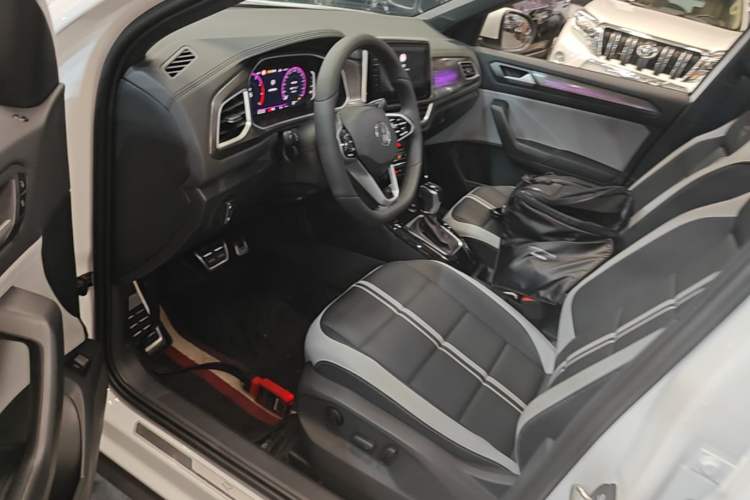 Used Volkswagen T-ROC 2025 Facelifted 300TSI DSG Two-Wheel-Drive Chen Guang Edition Left Front Seat