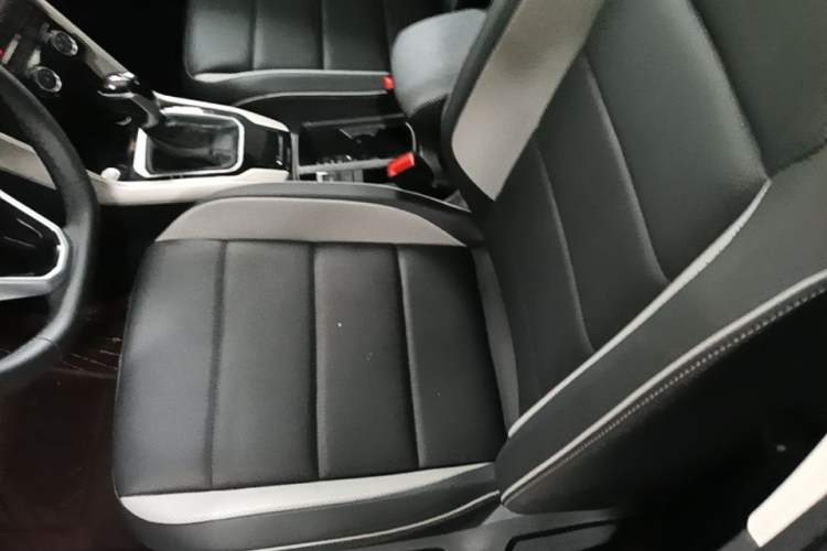 Used Volkswagen T-ROC 2025 280TSI DSG Two-Wheel Drive Time Edition Left Front Seat