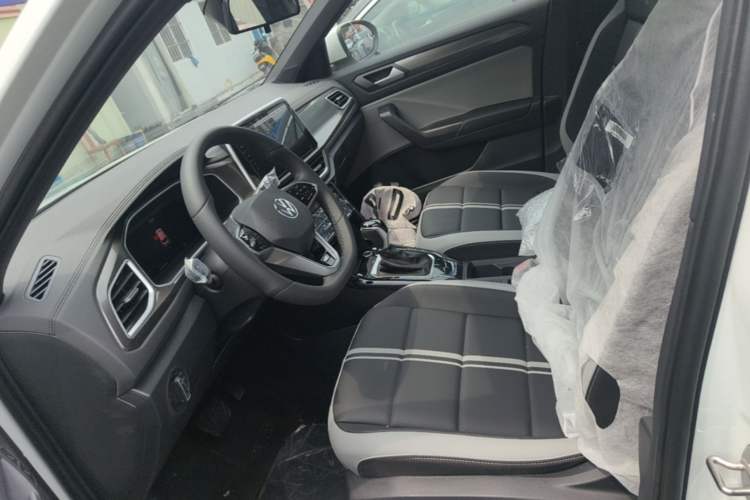 Used Volkswagen T-ROC 2025 Facelift Model 2 300TSI DSG Two-Wheel Drive Chenguang Edition Left Front Seat
