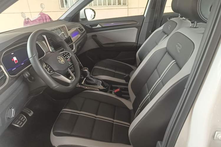 Used Volkswagen T-ROC 2025 300TSI DSG Two-Wheel Drive Chen Guang Edition Left Front Seat