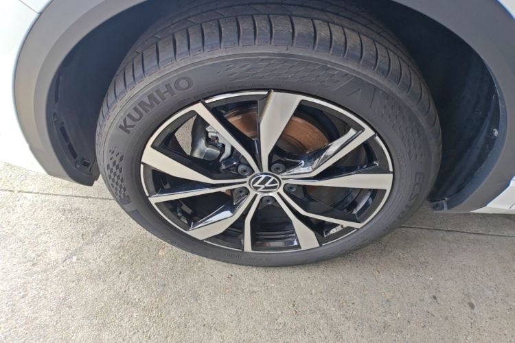 Used Volkswagen T-ROC 2025 Facelifted 300TSI DSG Two-Wheel-Drive Chen Guang Edition Left Front Wheel Hub