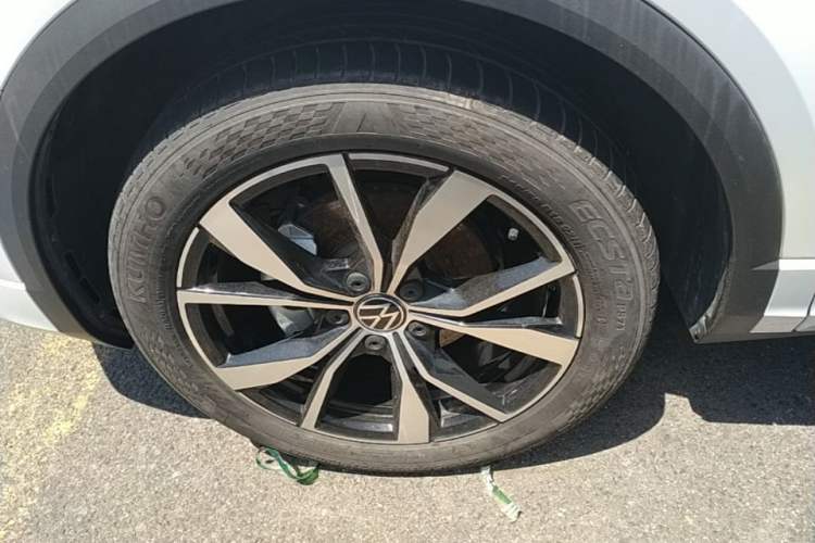 Used Volkswagen T-ROC 2025 300TSI DSG Two-Wheel Drive Chen Guang Edition Left Front Wheel Hub