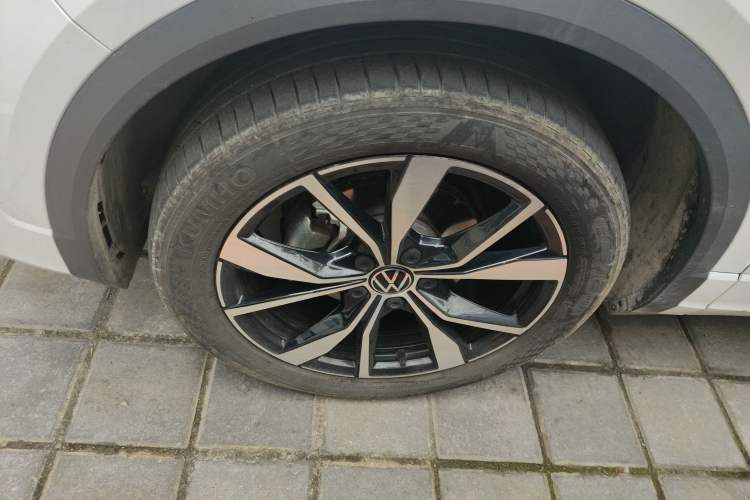 Used Volkswagen T-ROC 2025 300TSI DSG Two-Wheel Drive Chen Guang Edition Left Front Wheel Hub