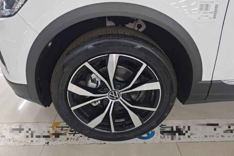 Used Volkswagen T-ROC 2025 Facelift Model 2 280TSI DSG Two-Wheel Drive Shiguang Edition Left Front Wheel Hub