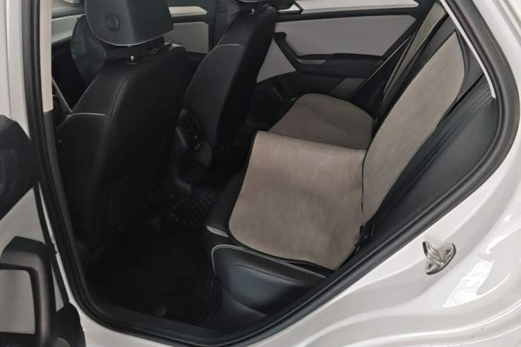 Used Volkswagen T-ROC 2025 280TSI DSG Two-Wheel Drive Time Edition Left Rear Seat