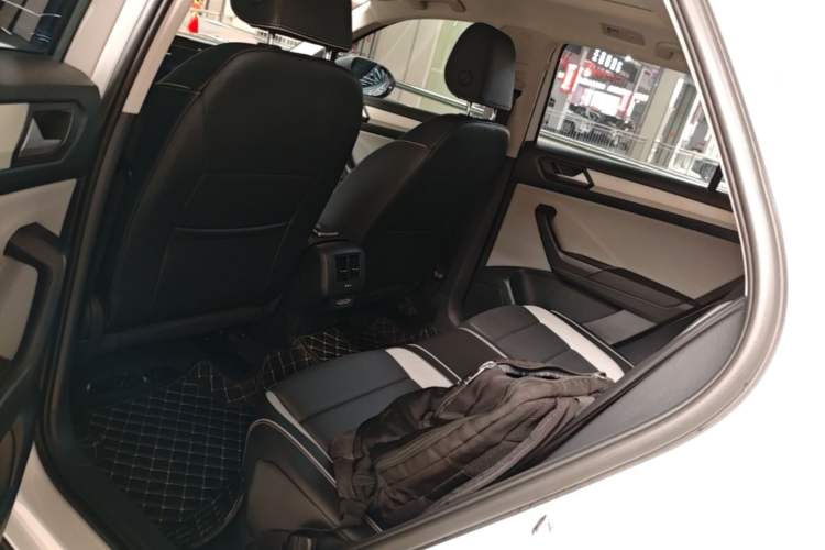 Used Volkswagen T-ROC 2025 280TSI DSG Two-Wheel Drive Time Edition Left Rear Seat