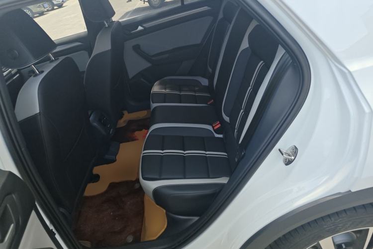 Used Volkswagen T-ROC 2025 300TSI DSG Two-Wheel Drive Chen Guang Edition Left Rear Seat