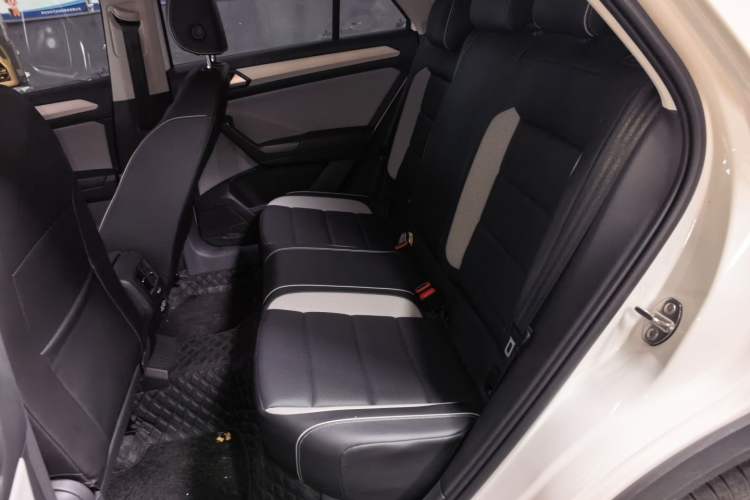 Used Volkswagen T-ROC 2025 280TSI DSG Two-Wheel Drive Time Edition Left Rear Seat