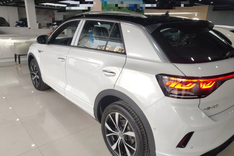Used Volkswagen T-ROC 2025 Facelift Model 2 300TSI DSG Two-Wheel Drive Xingguang Edition Left Side