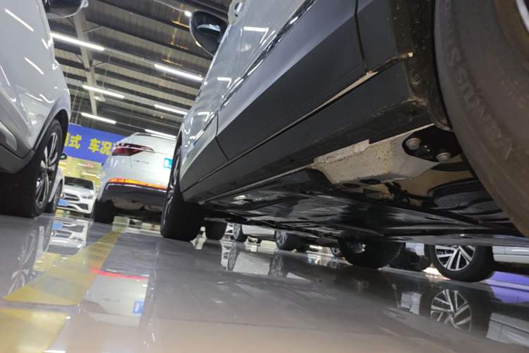 Used Volkswagen T-ROC 2025 Facelift Model 2 280TSI DSG Two-Wheel Drive Shiguang Edition Left Side Sill