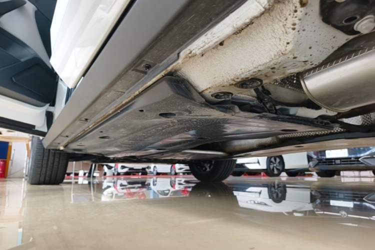 Used Volkswagen T-ROC 2025 300TSI DSG Two-Wheel Drive Chen Guang Edition Left Side Sill