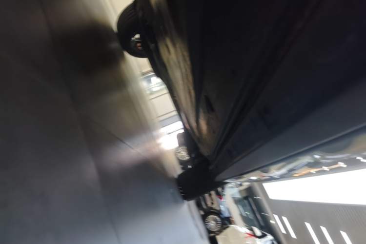 Used Volkswagen T-ROC 2025 300TSI DSG Two-Wheel Drive Chen Guang Edition Left Side Sill